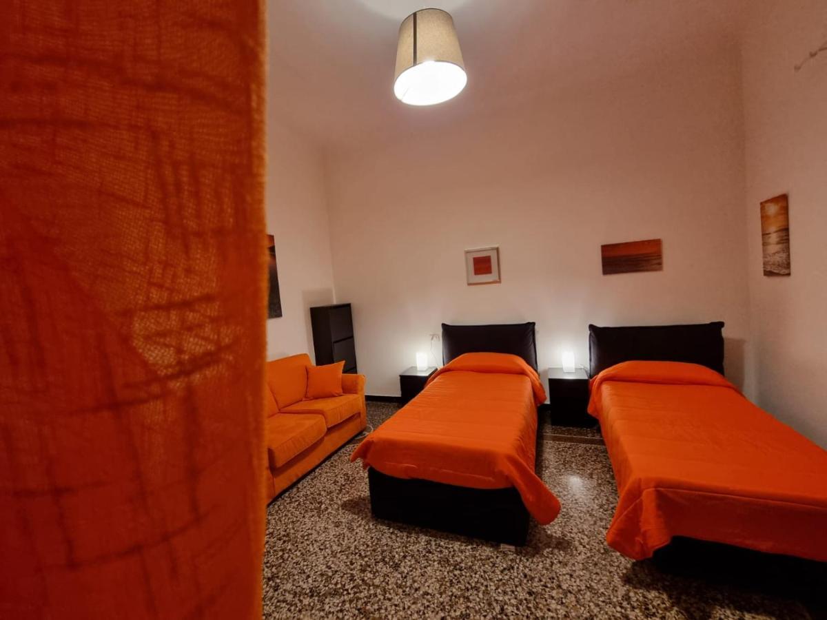 Wow Home 2 - 175 Mq - Posteggio Privato - Davanti Porto Traghetti - Fino A 10 Posti Letto - Balcone Genova Kültér fotó