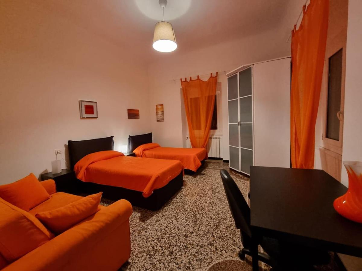 Wow Home 2 - 175 Mq - Posteggio Privato - Davanti Porto Traghetti - Fino A 10 Posti Letto - Balcone Genova Kültér fotó