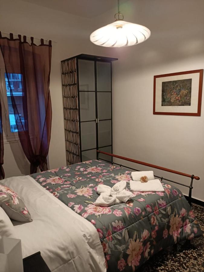 Wow Home 2 - 175 Mq - Posteggio Privato - Davanti Porto Traghetti - Fino A 10 Posti Letto - Balcone Genova Kültér fotó
