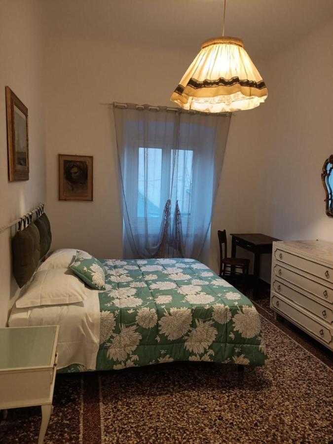 Wow Home 2 - 175 Mq - Posteggio Privato - Davanti Porto Traghetti - Fino A 10 Posti Letto - Balcone Genova Kültér fotó
