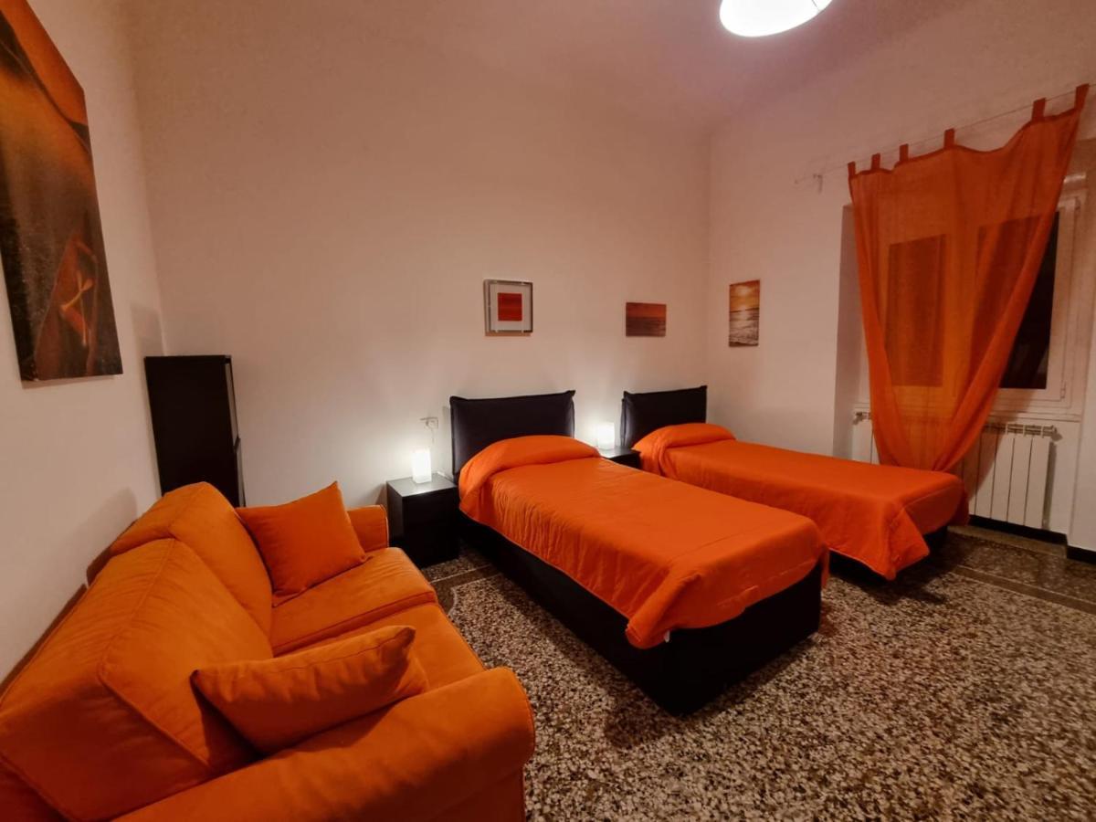 Wow Home 2 - 175 Mq - Posteggio Privato - Davanti Porto Traghetti - Fino A 10 Posti Letto - Balcone Genova Kültér fotó