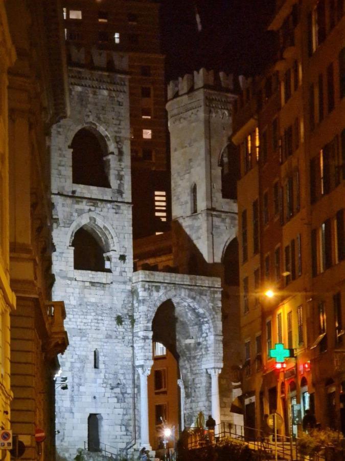 Wow Home 2 - 175 Mq - Posteggio Privato - Davanti Porto Traghetti - Fino A 10 Posti Letto - Balcone Genova Kültér fotó