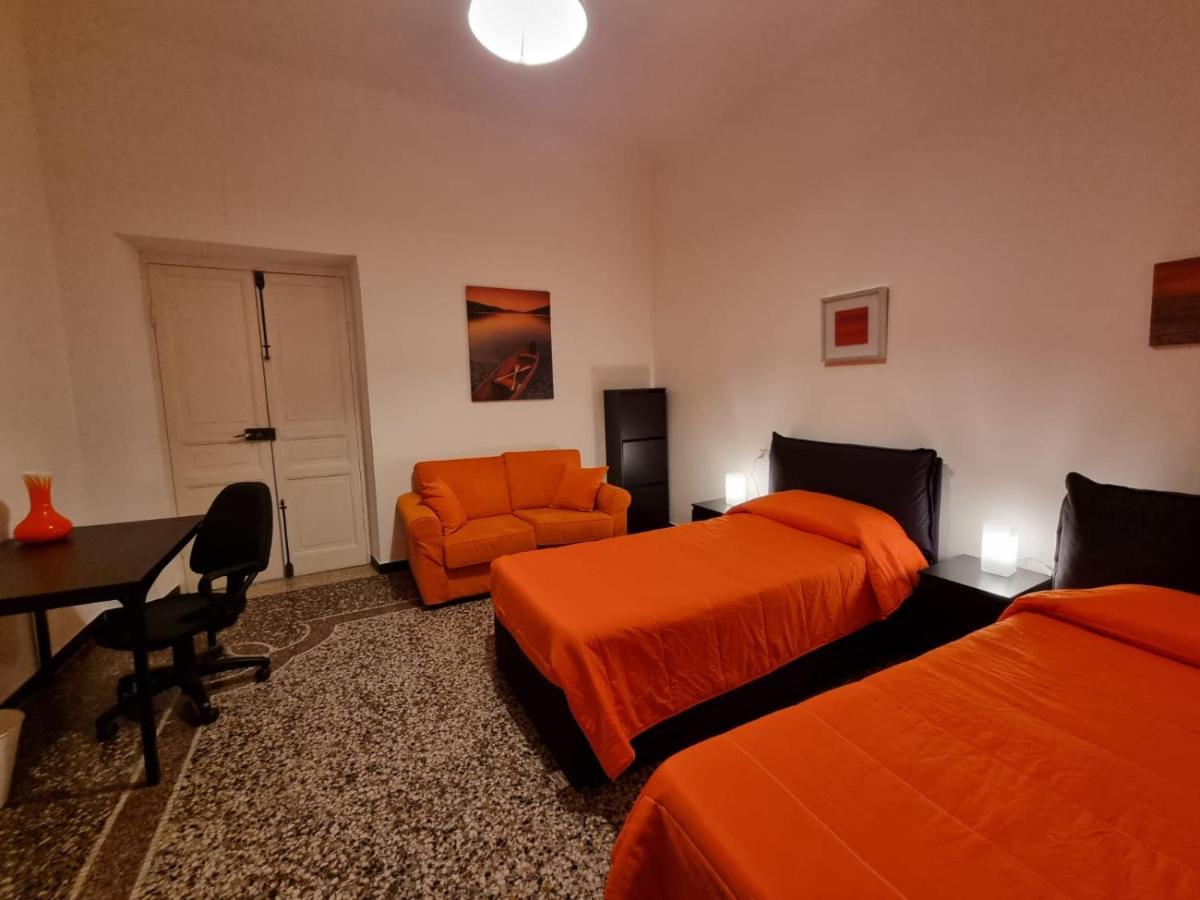 Wow Home 2 - 175 Mq - Posteggio Privato - Davanti Porto Traghetti - Fino A 10 Posti Letto - Balcone Genova Kültér fotó