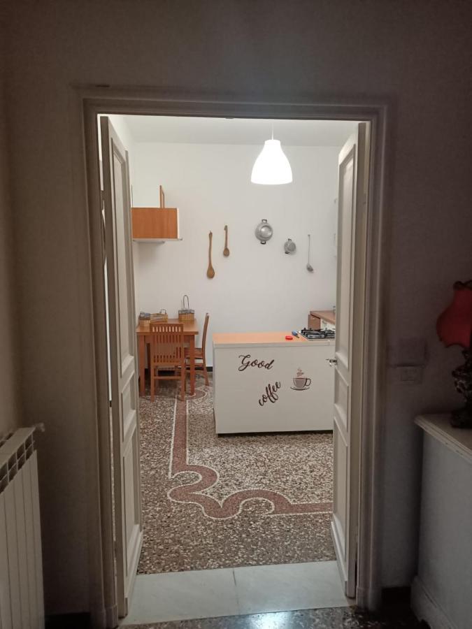 Wow Home 2 - 175 Mq - Posteggio Privato - Davanti Porto Traghetti - Fino A 10 Posti Letto - Balcone Genova Kültér fotó