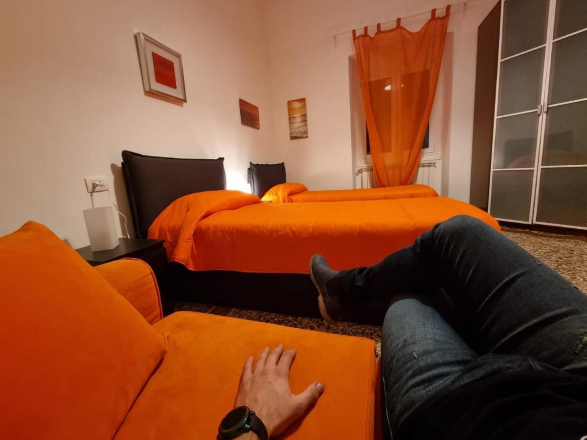 Wow Home 2 - 175 Mq - Posteggio Privato - Davanti Porto Traghetti - Fino A 10 Posti Letto - Balcone Genova Kültér fotó