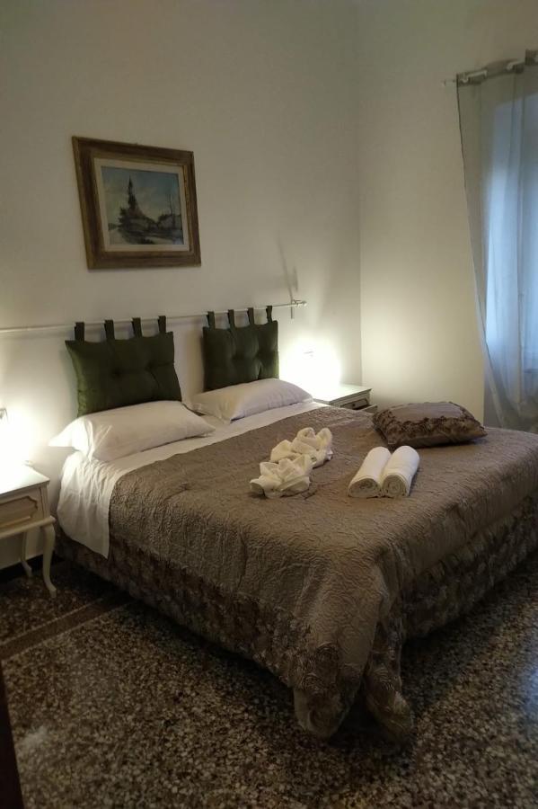 Wow Home 2 - 175 Mq - Posteggio Privato - Davanti Porto Traghetti - Fino A 10 Posti Letto - Balcone Genova Kültér fotó