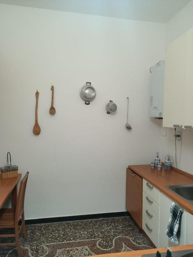Wow Home 2 - 175 Mq - Posteggio Privato - Davanti Porto Traghetti - Fino A 10 Posti Letto - Balcone Genova Kültér fotó