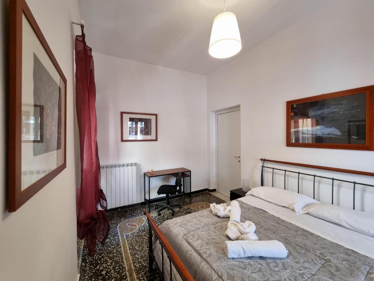 Wow Home 2 - 175 Mq - Posteggio Privato - Davanti Porto Traghetti - Fino A 10 Posti Letto - Balcone Genova Kültér fotó