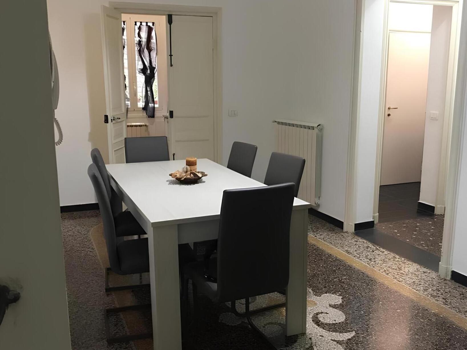 Wow Home 2 - 175 Mq - Posteggio Privato - Davanti Porto Traghetti - Fino A 10 Posti Letto - Balcone Genova Kültér fotó